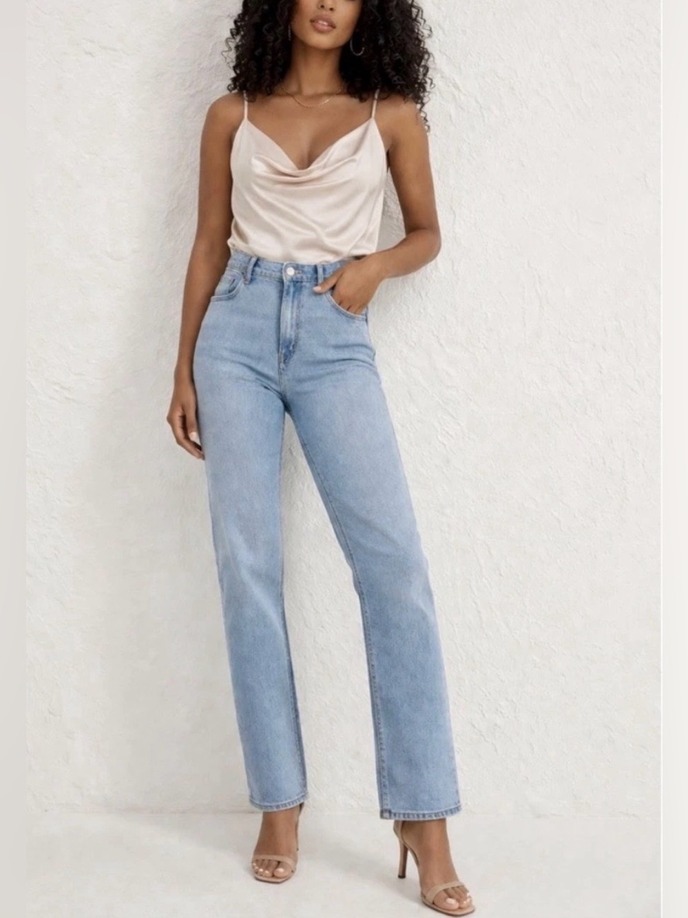 Abercrombie & Fitch The 90’s Slim Straight Ultra High Rise Jeans